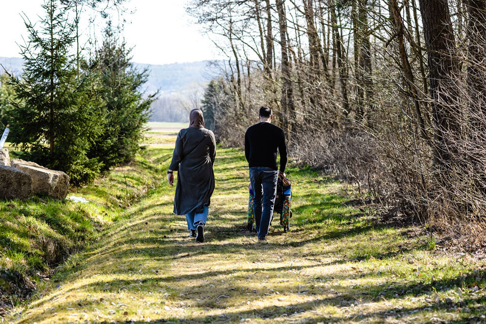 Aufatmen, zu sich selbst finden, neue Kraft tanken: Schon ein gemeinsamer Spaziergang ist gemeinsam verbrachte Zeit. | © Sterntalerhof, Stephan Zwiauer